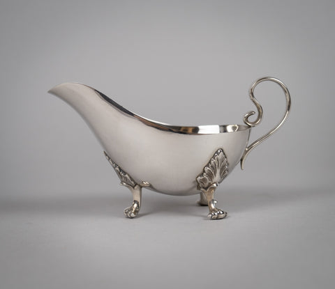 Sterling Silver Gravy / Sauce Boat by James Dixon & Sons, Sheffield, 1935. - Harrington Antiques